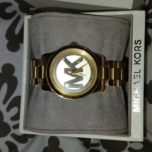 Michael Kors Gold-Tone Watch with Logo - Picture 2 of 7